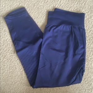 Navy cropped medium fabletic leggings